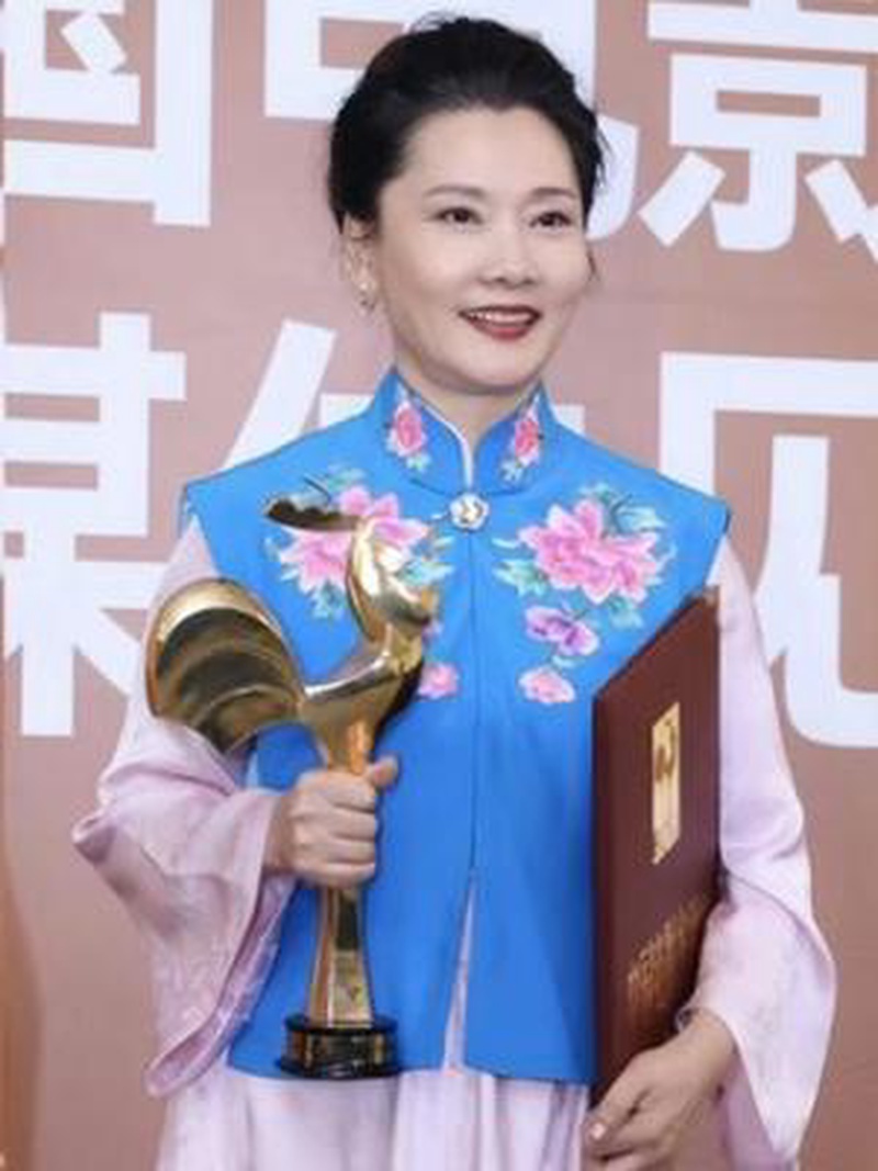 何赛飞